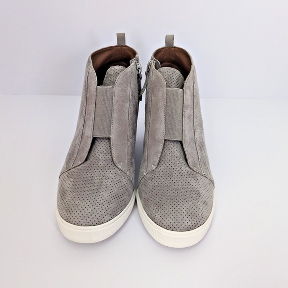 Linea Paolo Anna Wedge Sneaker Rock Perf Suede, Women's Shoe size 10 M - Picture 2 of 7